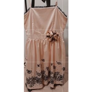 A beautiful dress for teen 13-14 year old.